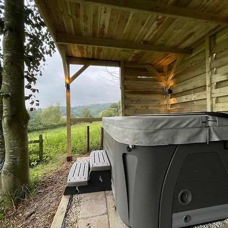 Upper Gelli Luxury Holiday Lodge, Converted Dairy & Cosy Shepherds Huts Welshpool Exterior foto