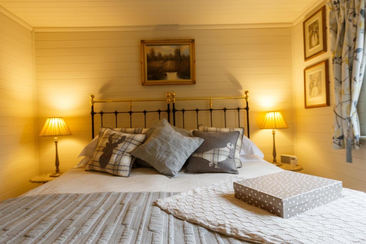 Upper Gelli Luxury Holiday Lodge, Converted Dairy & Cosy Shepherds Huts Welshpool Exterior foto