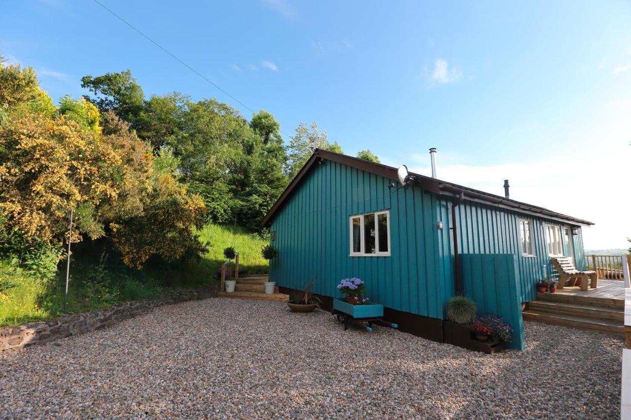 Upper Gelli Luxury Holiday Lodge, Converted Dairy & Cosy Shepherds Huts Welshpool Exterior foto